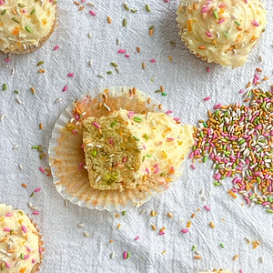 Cupcakes with Candied Fennel